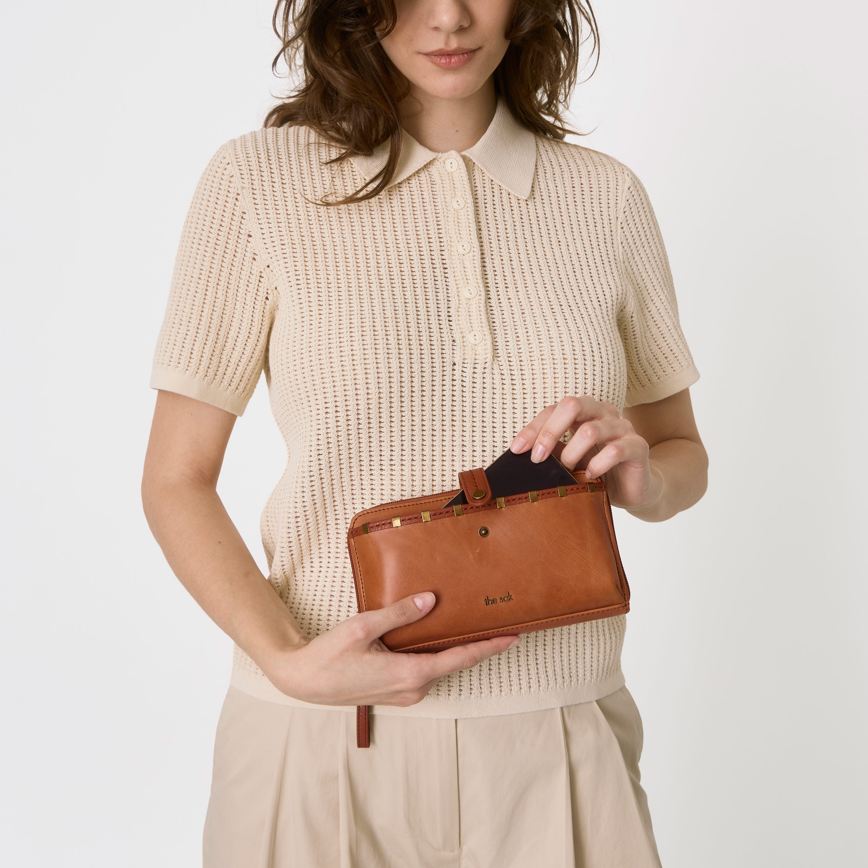The Sak Iris Large Smartphone Crossbody - |Leather - Tobacco Staples|