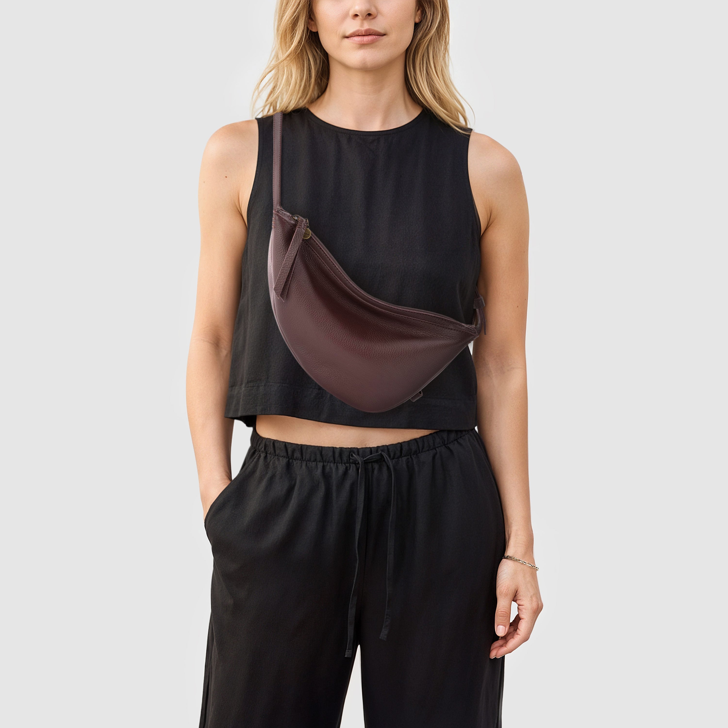 The Sak Tess Sling - Leather - Mahogany