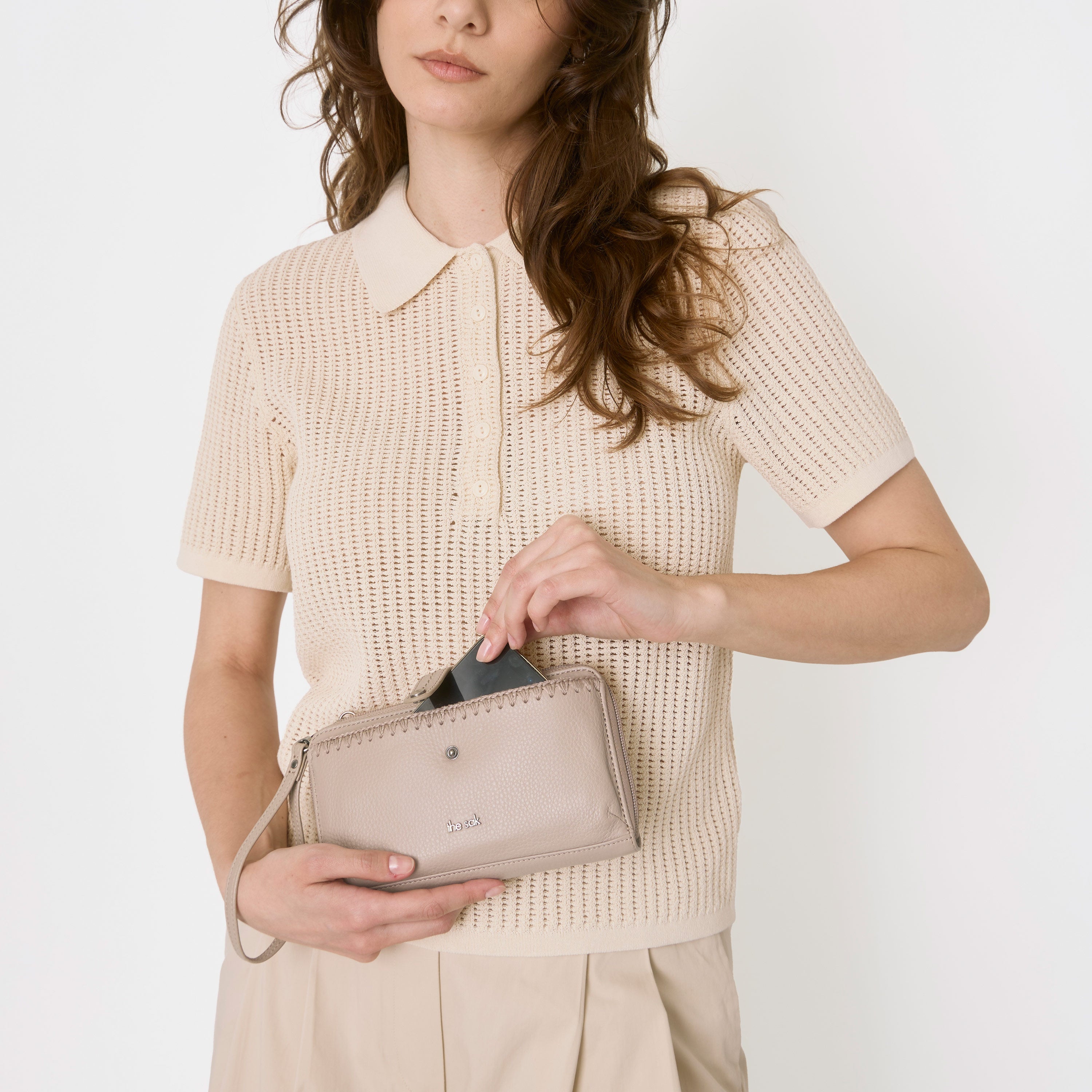 The Sak Iris Smartphone Wallet - Leather - Sand