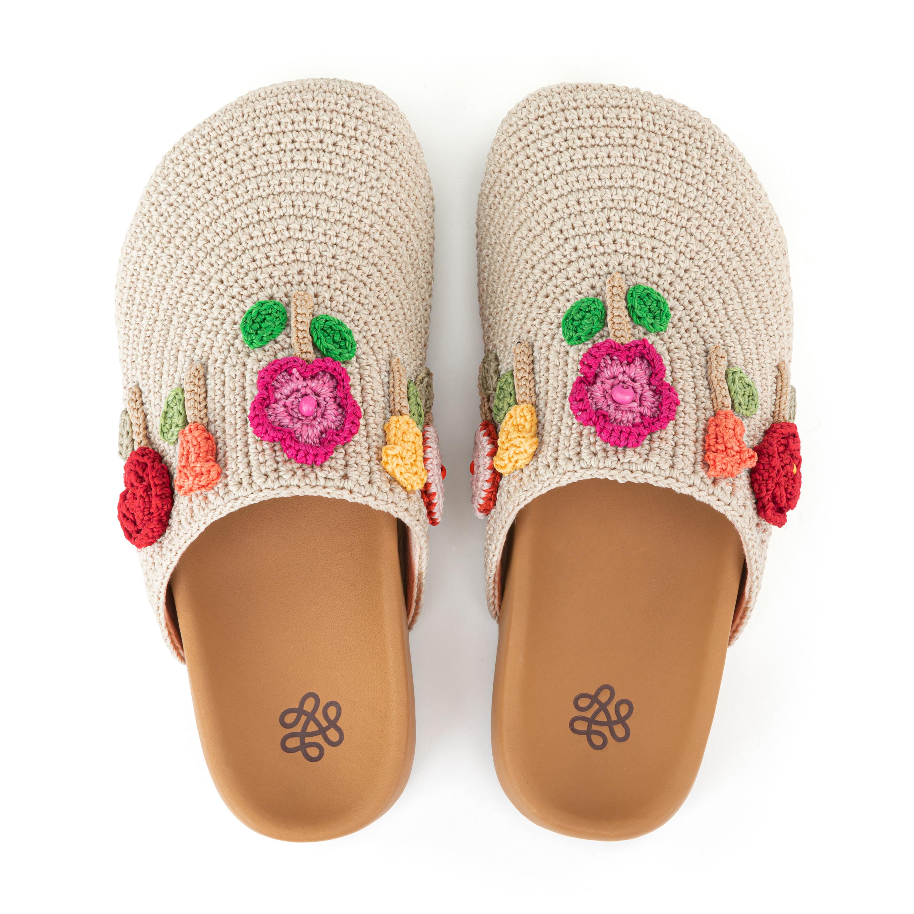 The Sak Bolinas Clog - Hand Crochet - Flower Ecru