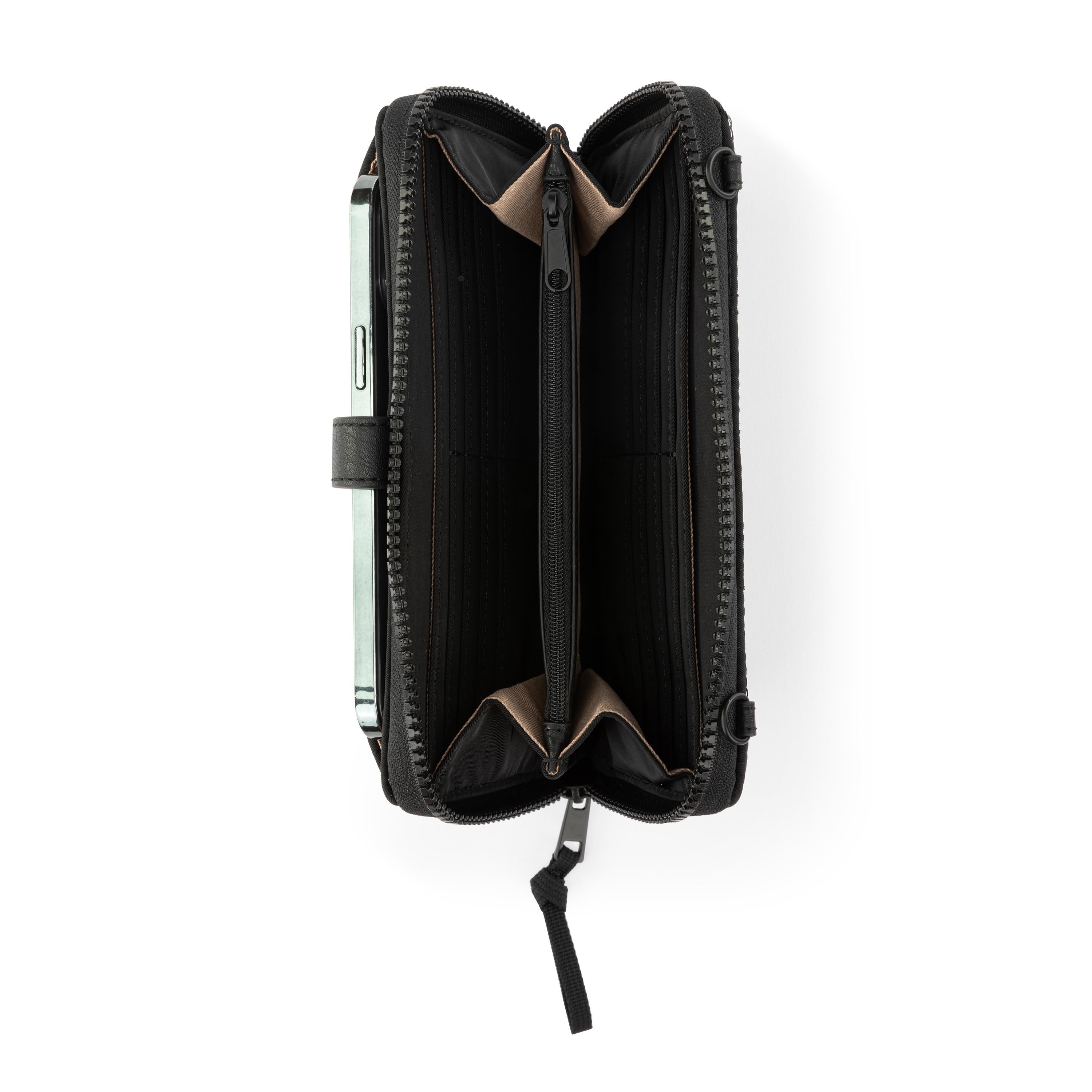 Sakroots Smartphone Wallet - EcoTwill - Black Woven Quilted