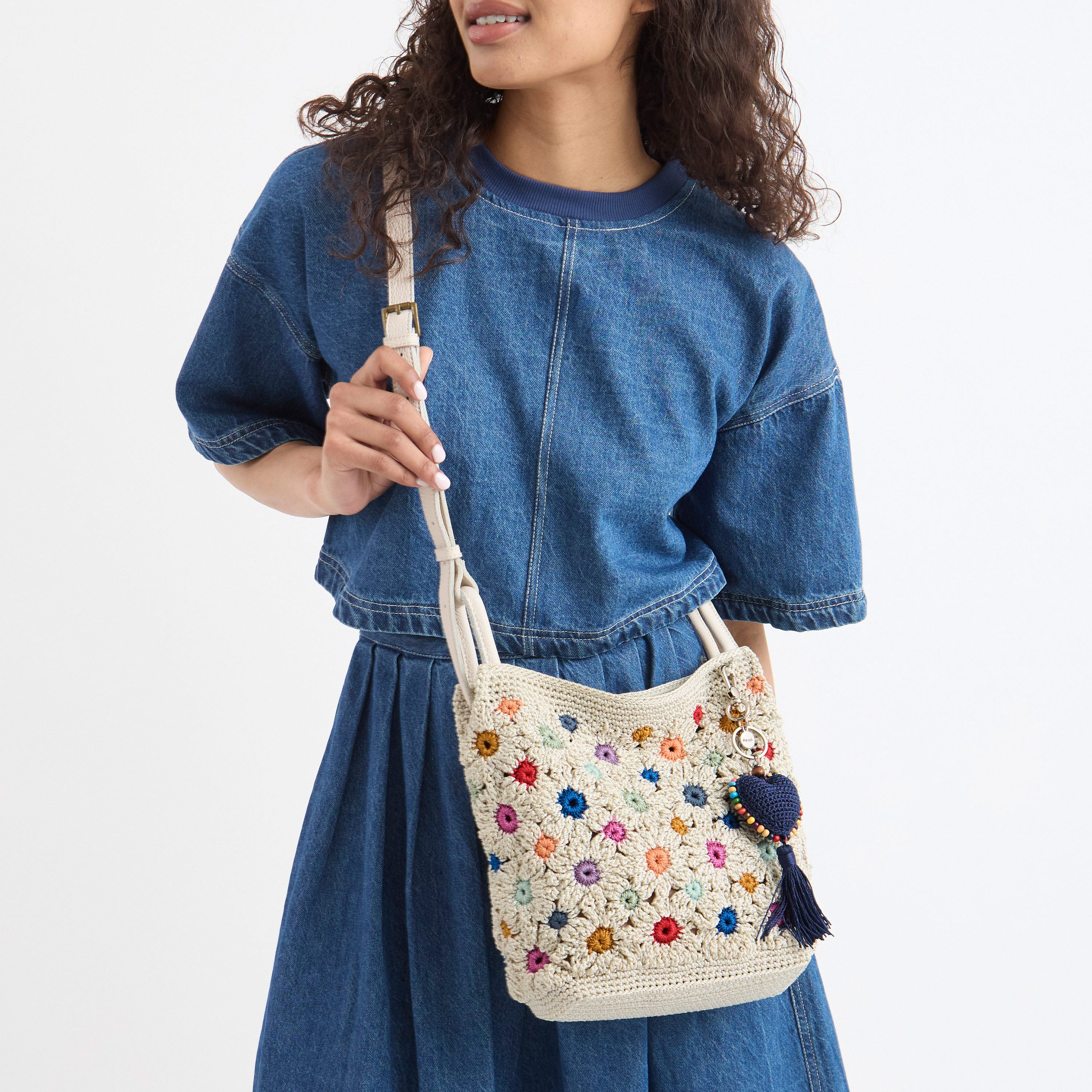 Los Feliz Crossbody Bag in Natural Multi Flowers Crochet – The Sak
