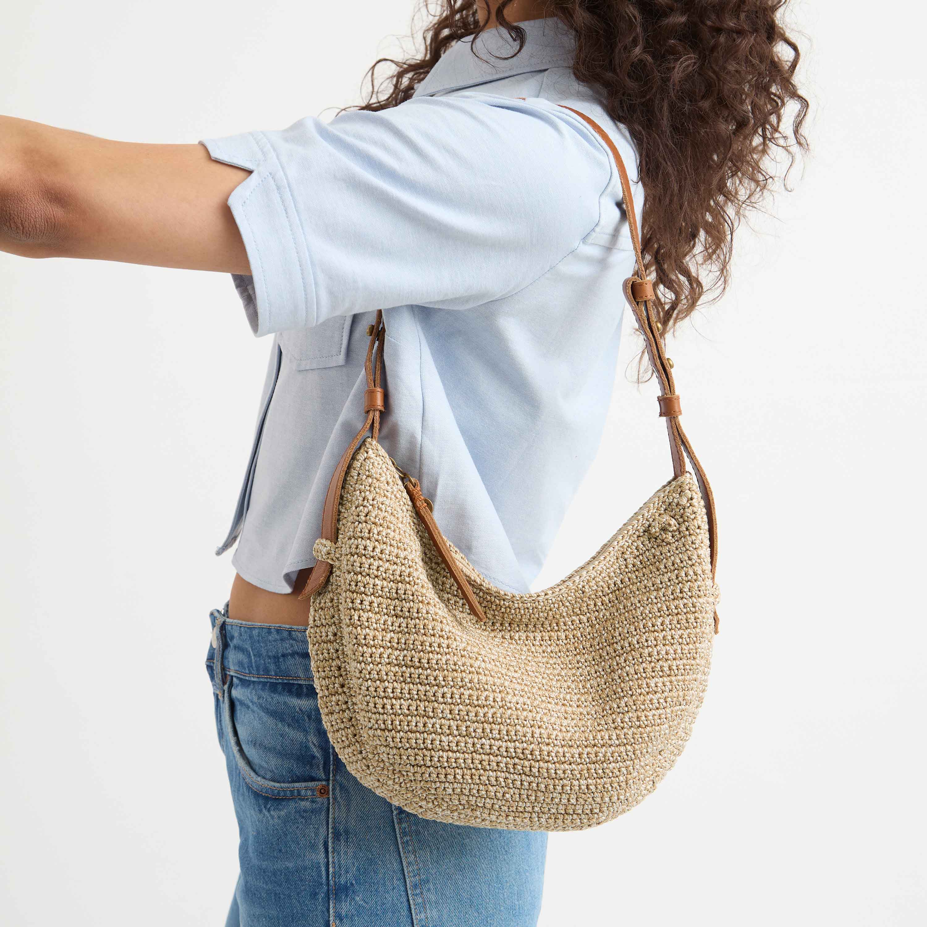 Tess Shoulder Bag in Bamboo Static Crochet – The Sak