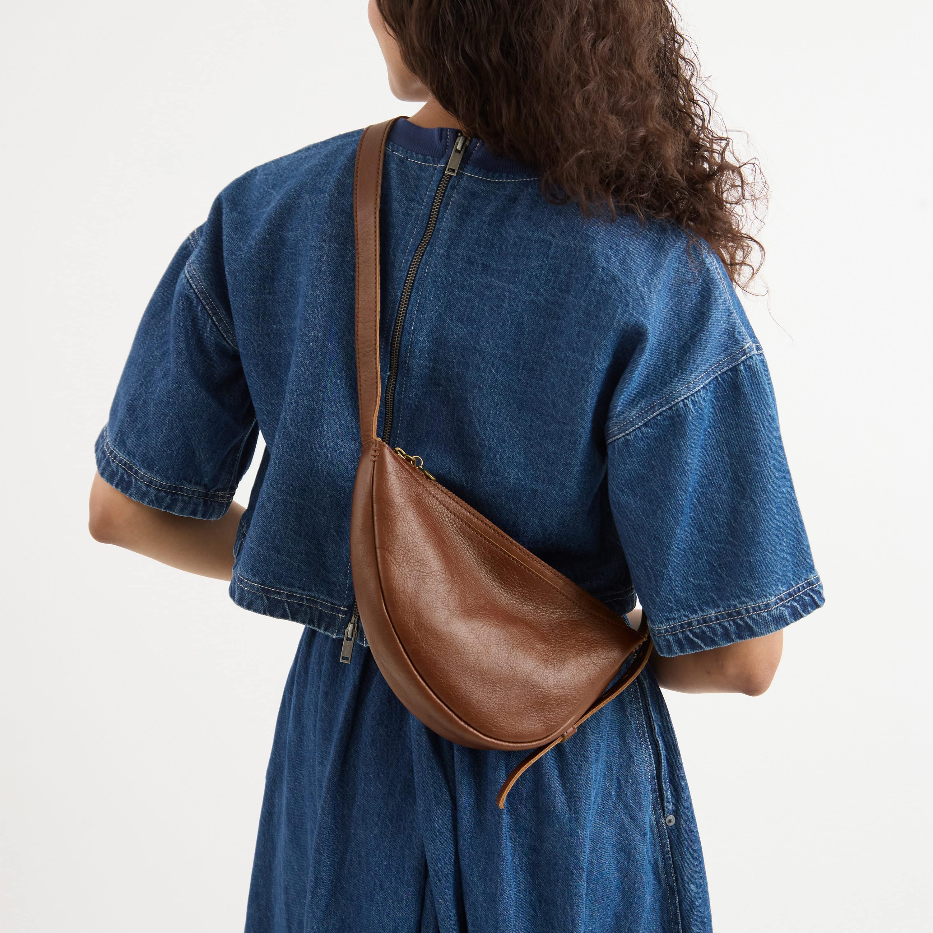 Tess Sling Bag in Whiskey Leather – The Sak
