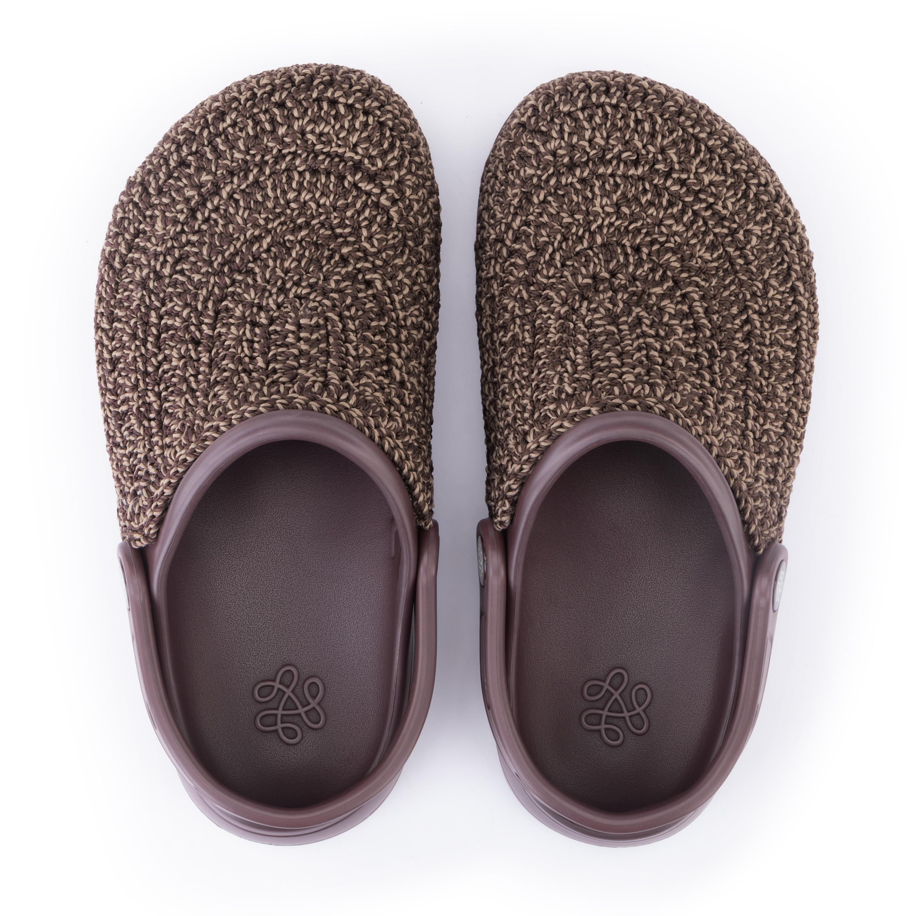 The Sak Bolo Clog - Hand Crochet - Nutmeg Static