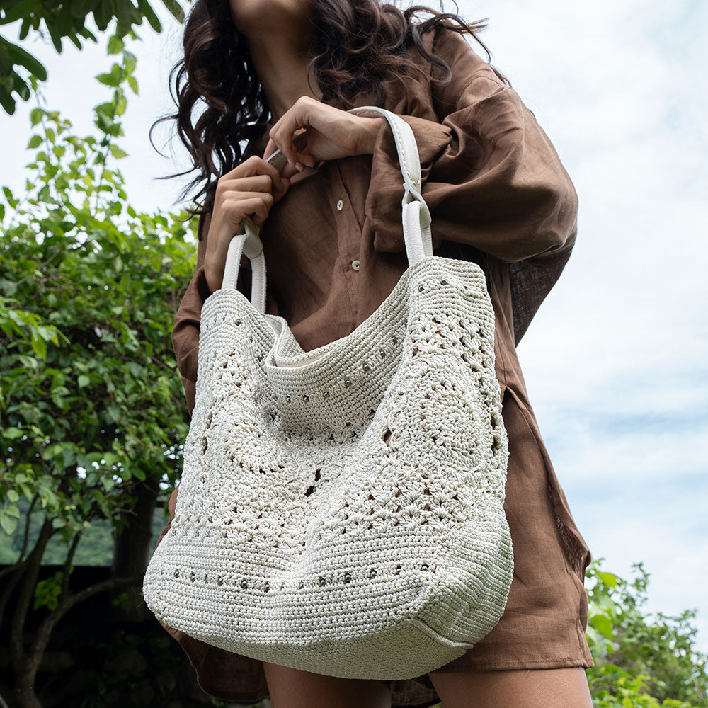 Los Feliz Large Tote Bag in Natural Medallion Crochet – The Sak
