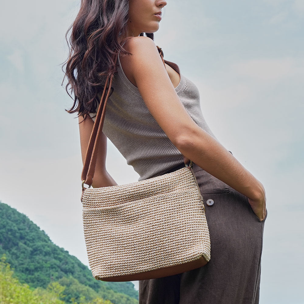 Melrose Crossbody Bag in Bamboo Static Crochet – The Sak