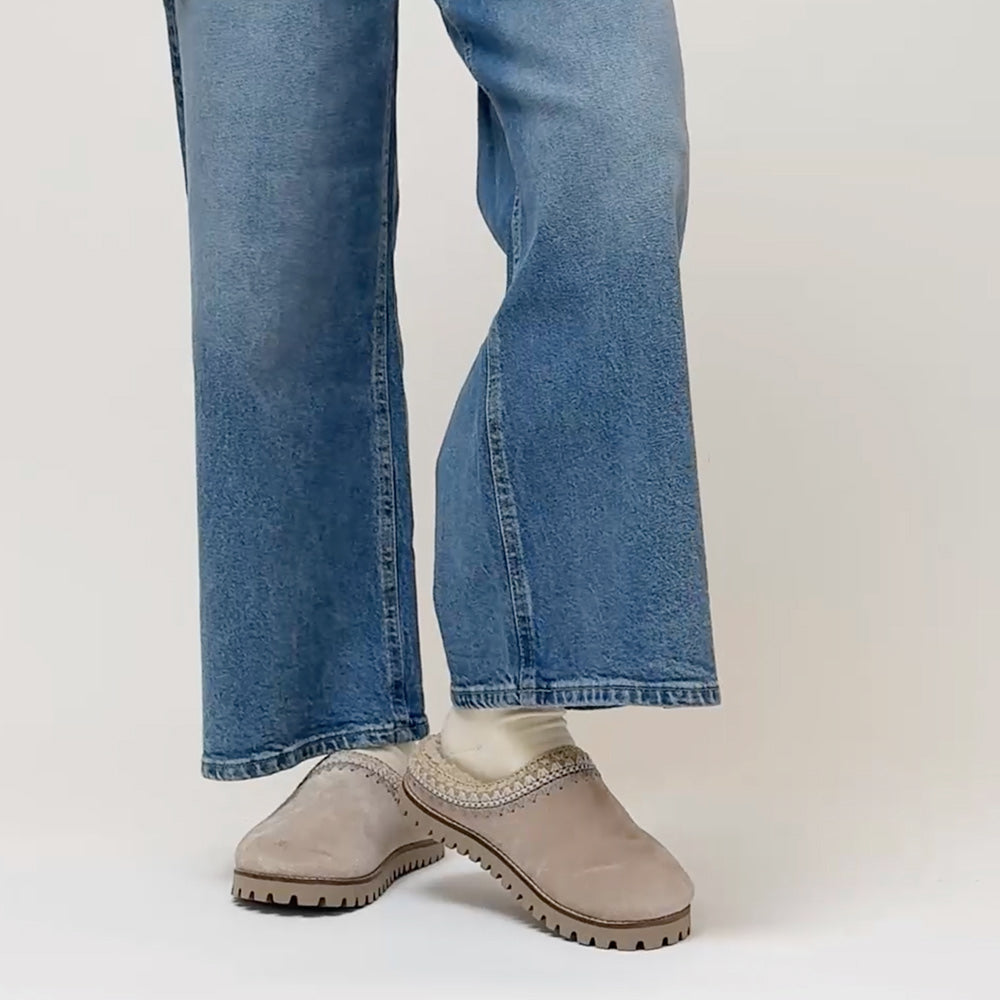 The Sak Bolinas Everyday Clog - Leather - Sand Shearling