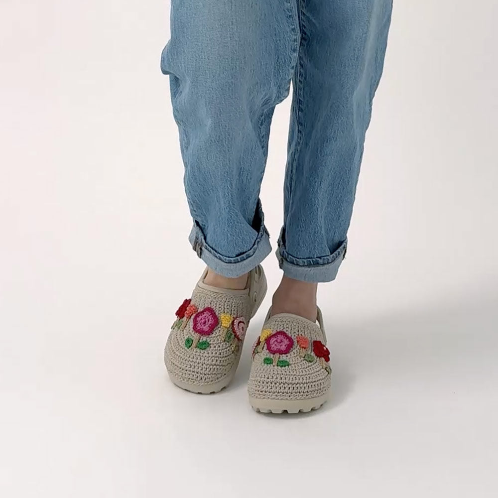 The Sak Bolo Eva Clog - Hand Crochet - Flower Ecru